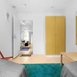 Fabryka Hostel *