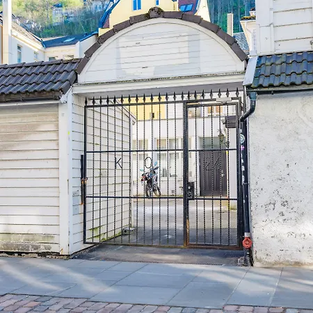 Fabryka بيت شباب