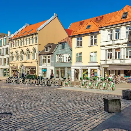 Fabryka بيت شباب *