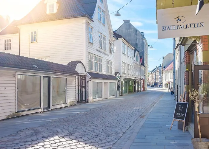 Fabryka Hostel Μπέργκεν